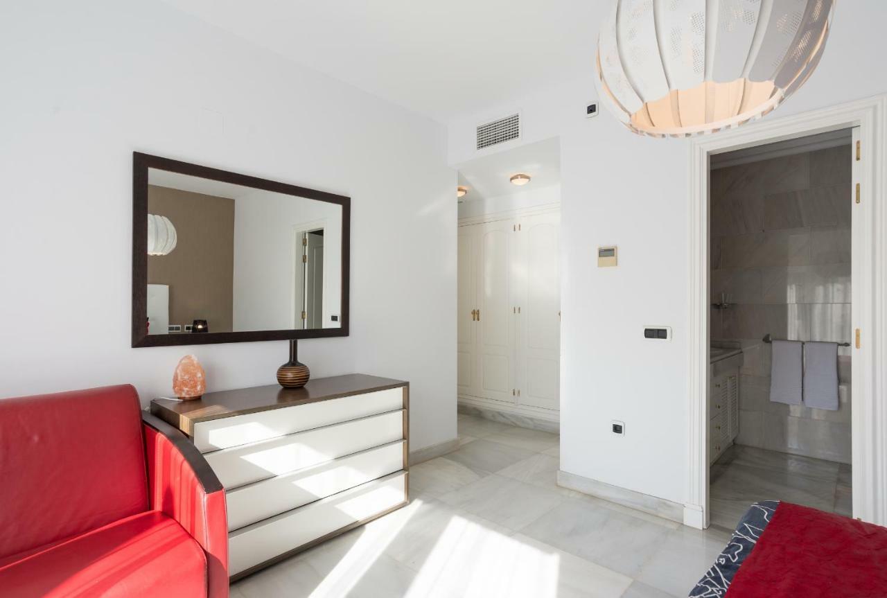 Luxury Duplex- 7 Minutes From The Beach Torremolinos Eksteriør bilde